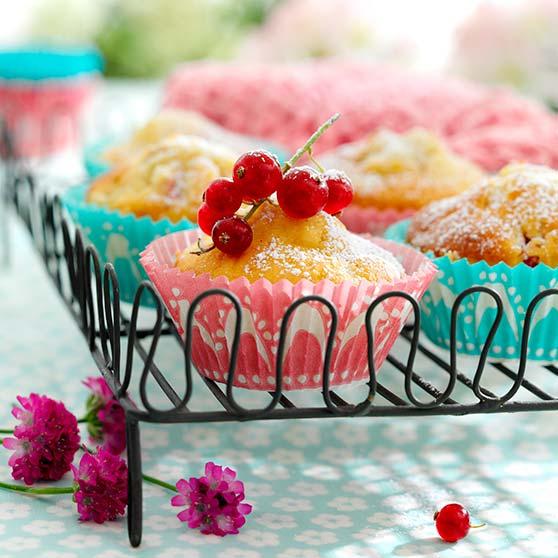 Bär/fruktmuffins med mandelmassa