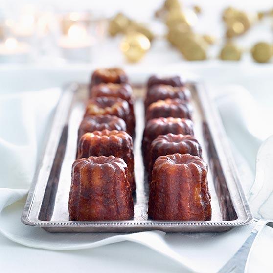 Canelé med smak av vanilj och apelsin