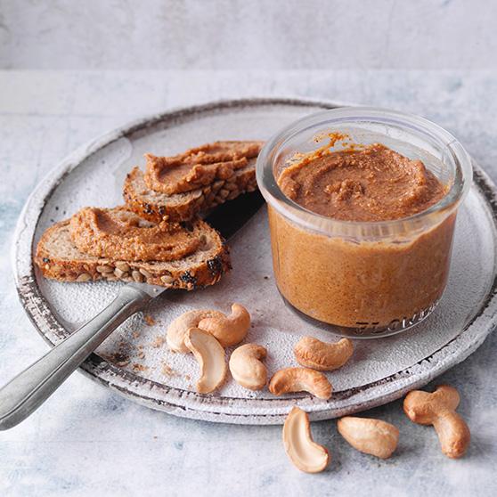 Cashewkräm med kardemumma