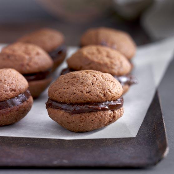 Chokladwhoopies med apelsinfyllning