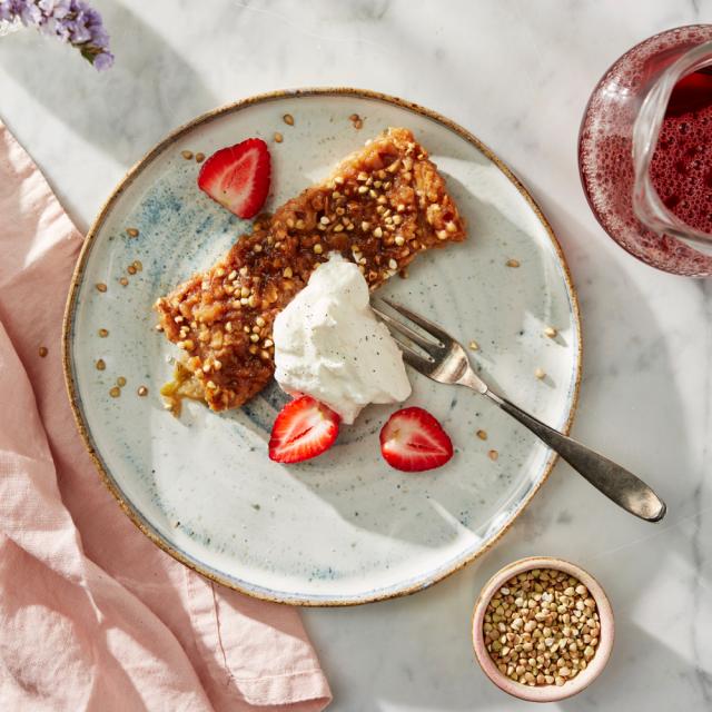 Knäckig rabarberpaj med muscovado