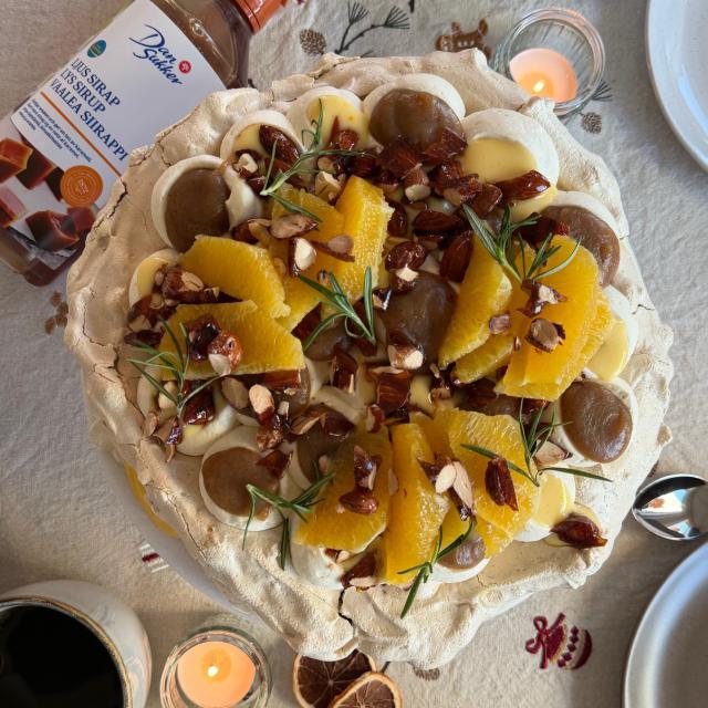 Marängtårta med pepparkaka, apelsin och mascarpone