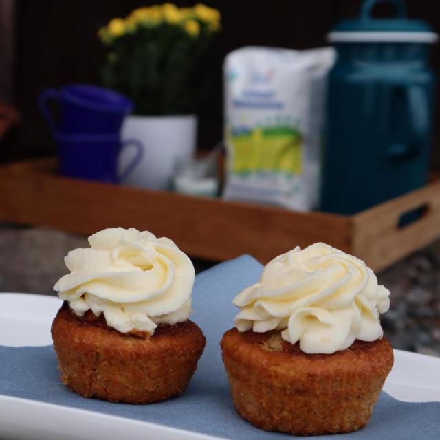 Glutenfria morotsmuffins med frosting 