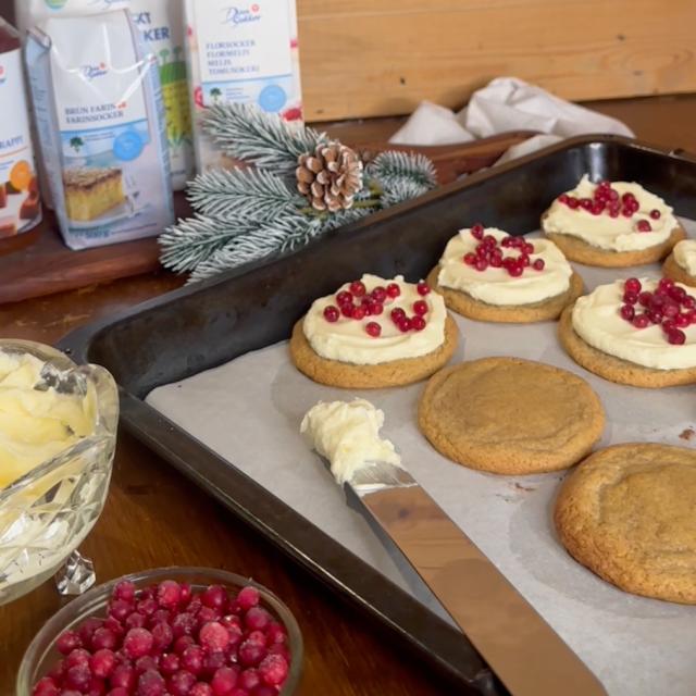 Pepparkakscookies med färskostfrosting