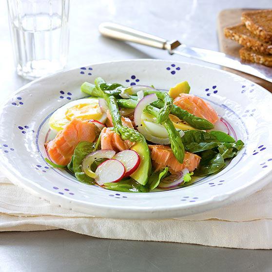 Sallad med rökt fisk